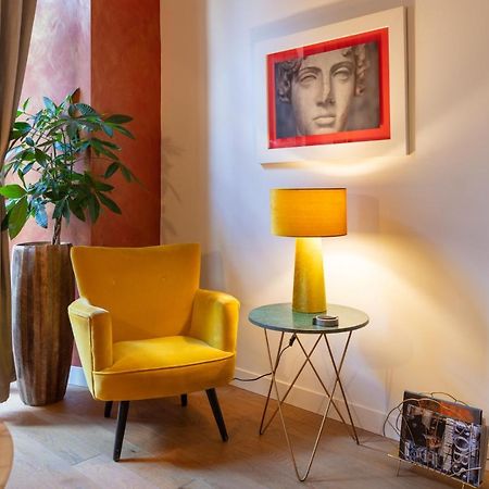 Starguest La Sapienza Art Gallery Apartment เนเปิลส์ ภายนอก รูปภาพ