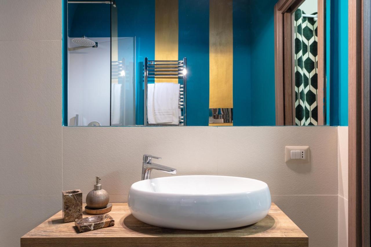 Starguest La Sapienza Art Gallery Apartment เนเปิลส์ ภายนอก รูปภาพ